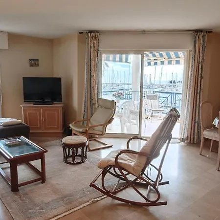 Apartment Sea View In Frejus